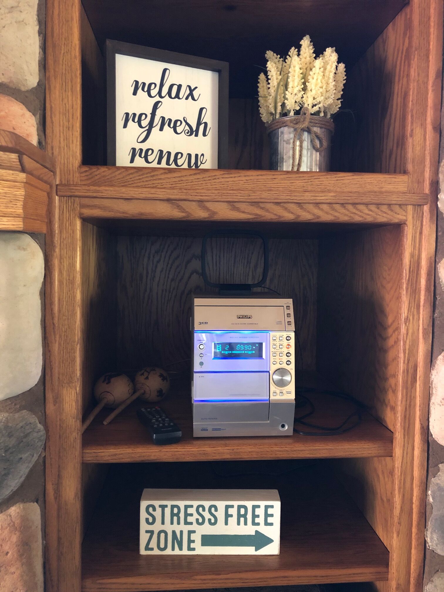 Cozy Cabin in the woods (6 adults total, 7 if at least one is a child)