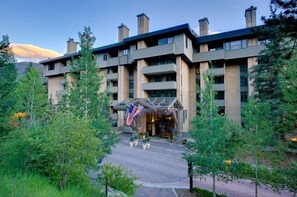 Exterior - Vail’s Mountain Haus in VAIL VILLAGE (Vail)
