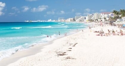 5 Star Private Beach front Beautiful Villa only steps from the Ocean