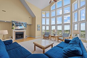 Smart-TV, Kamin, Videospiele, DVD-Player