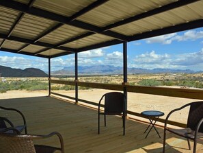 Terrace/patio - Pat O’s Place: Quiet, Comfortable & Convenient (Terlingua)