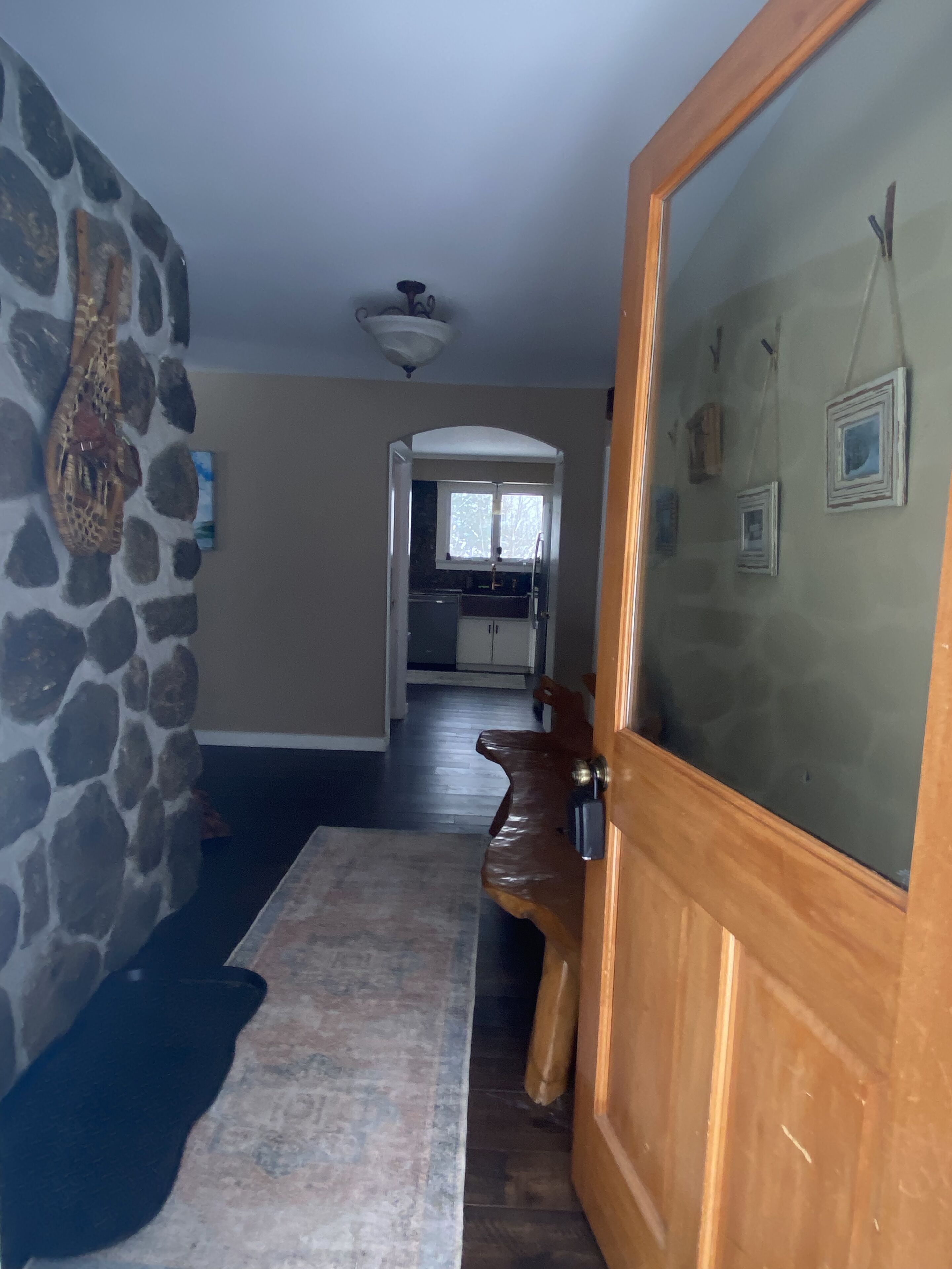 Excellent location central to mountain/town/golf, Mtn views & Hot Tub! Sleeps 12