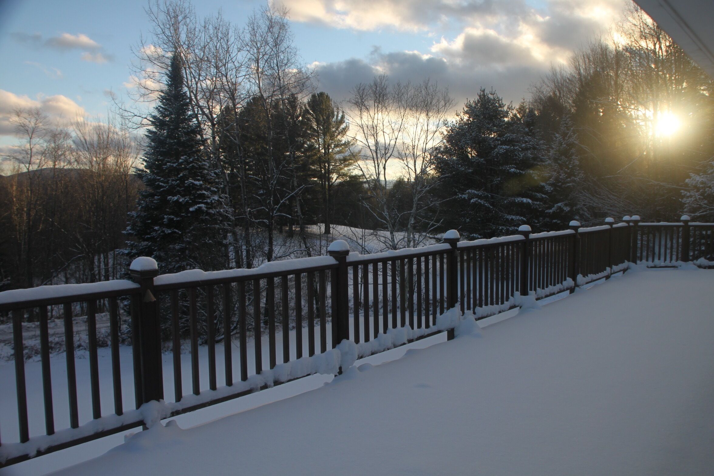 Excellent location central to mountain/town/golf, Mtn views & Hot Tub! Sleeps 12