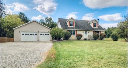 A Quiet Country Getaway sleeps up to 19 Close to MSU