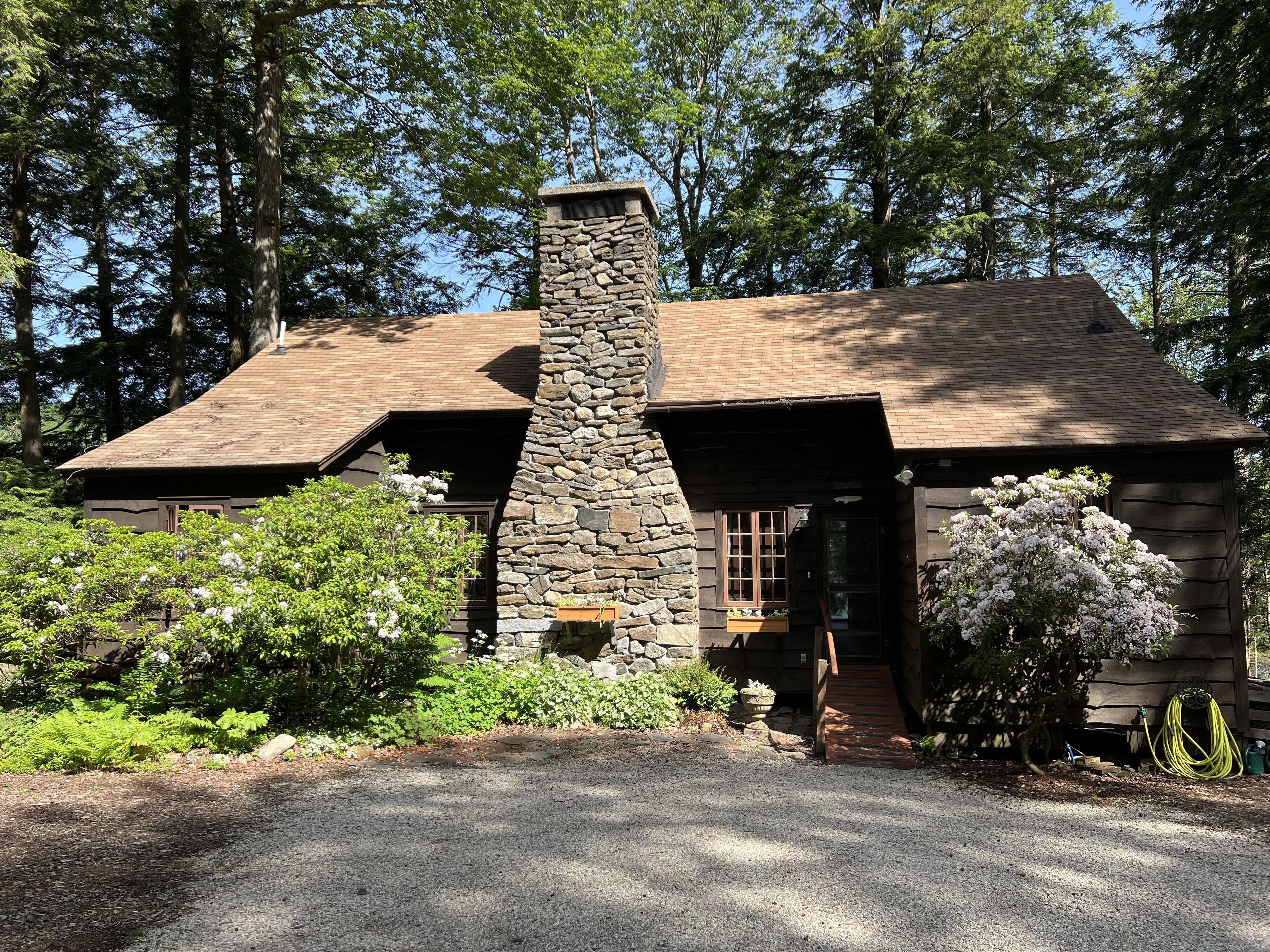 Pristine Private Lakefront Cottage in West Hartland CT - Two Season Rentals