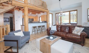 Smart TV, lareira, videogames, aparelho de som