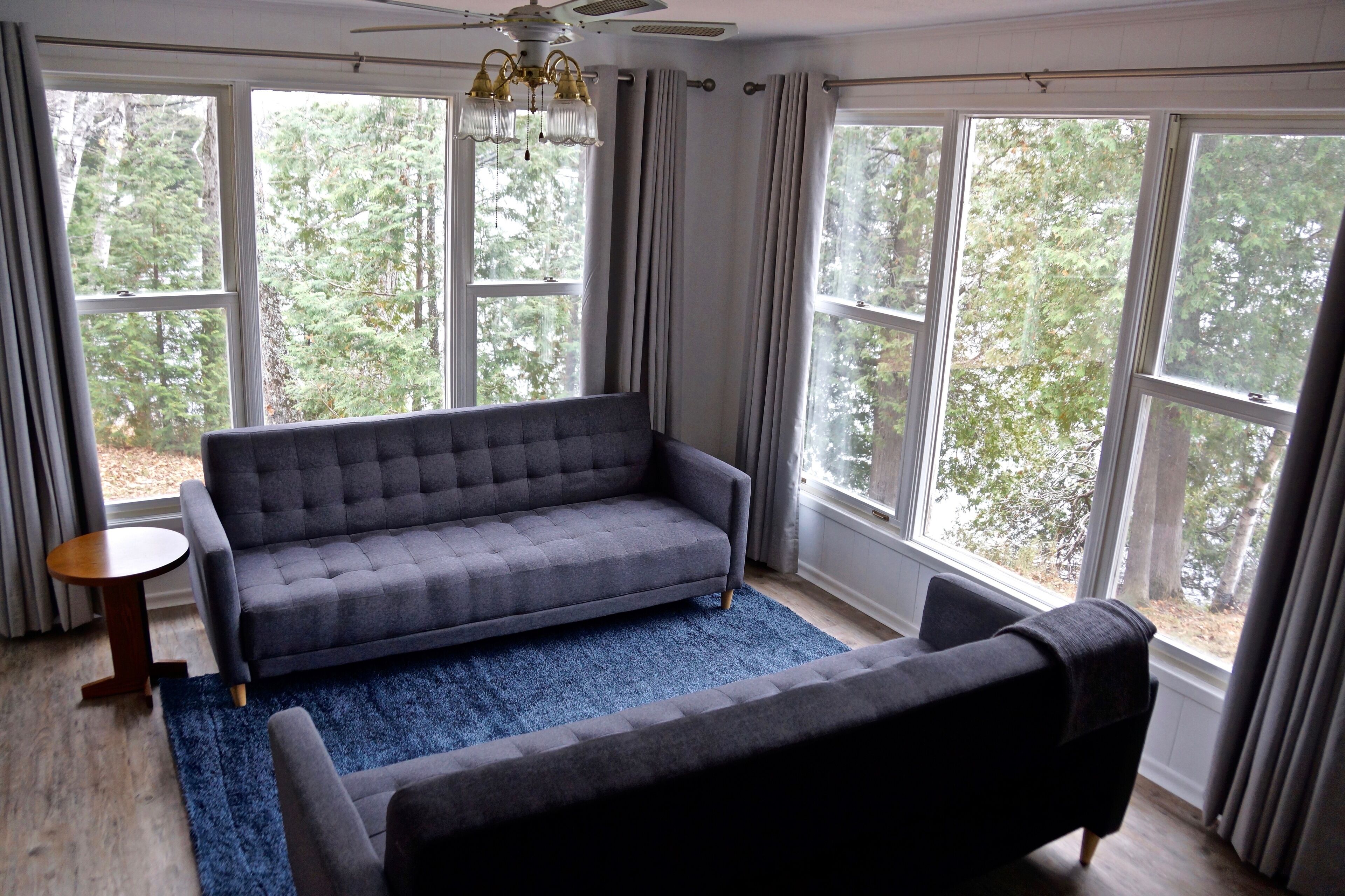 Enjoy the rugged natural beauty of the Haliburton Highlands, in comfort.