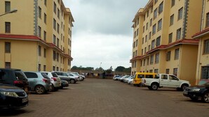 Free self parking - Annies House (Mlolongo)