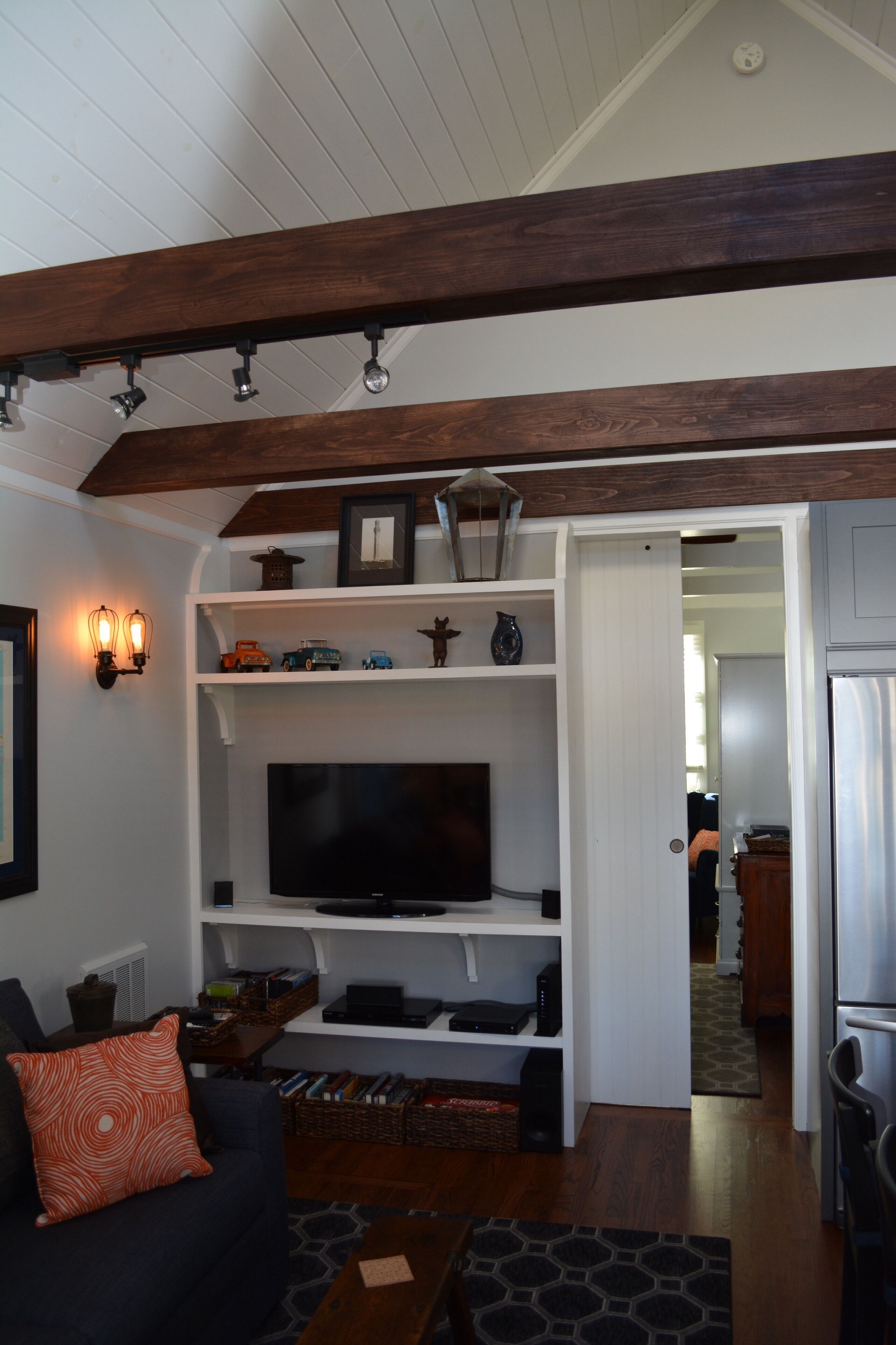 Quintessential Cape Cod cottage, near Town Center, 1 block to Commercial St