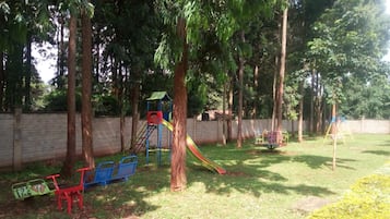 Children’s play area – outdoor