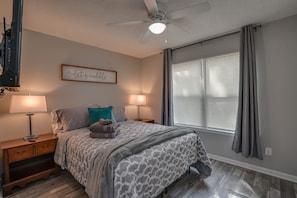 2 Schlafzimmer, Schreibtisch, Bügeleisen/Bügelbrett, kostenloses WLAN