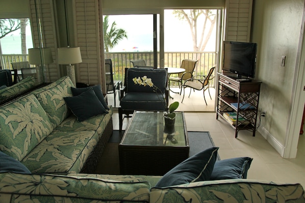 Een televisie en een dvd-speler