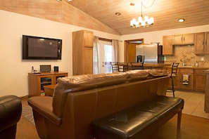 Smart-TV, Kamin, Videospiele, DVD-Player