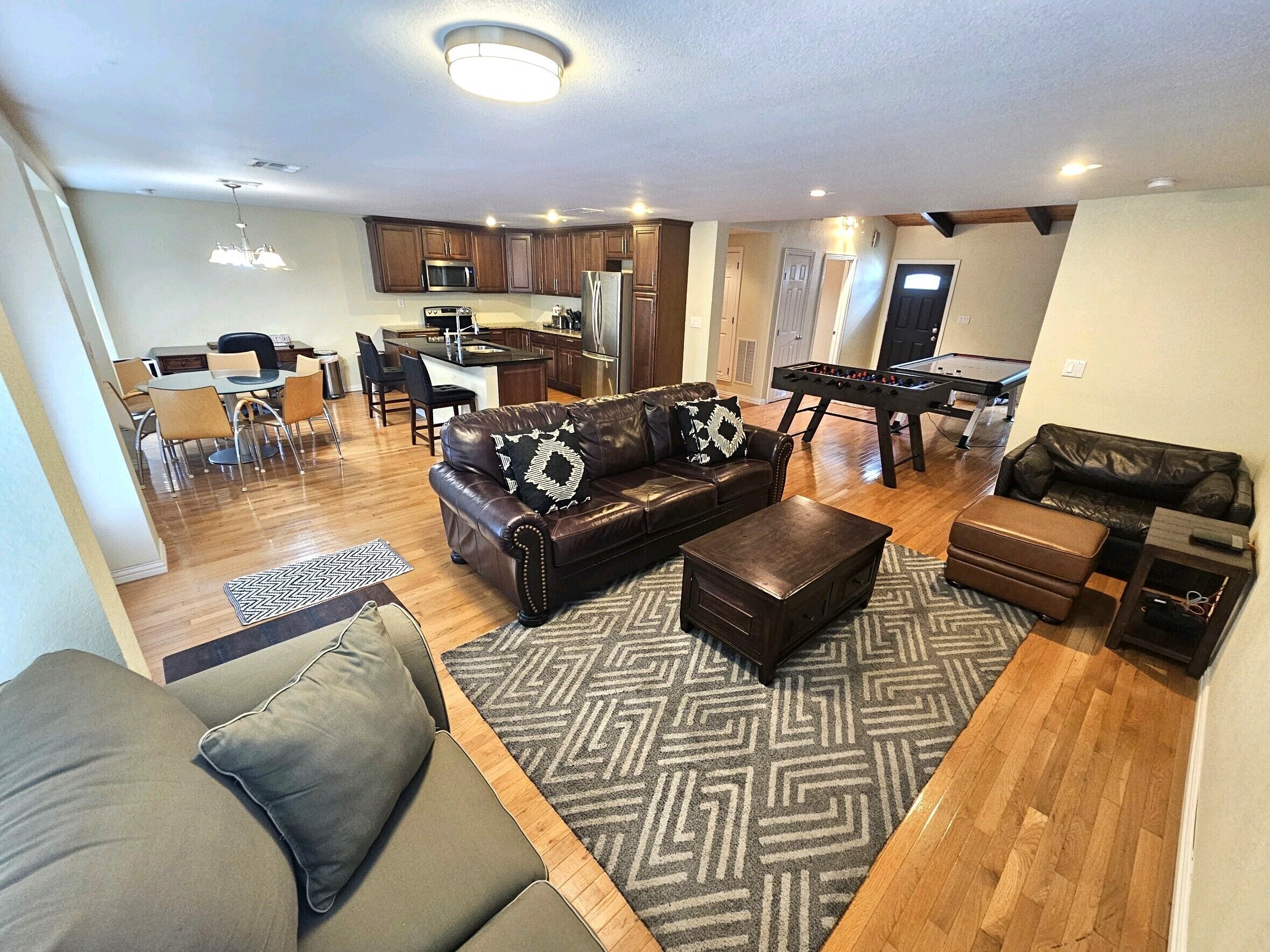 "Twin Pines”-Lakefront House w/Boat House,Kayaks,Pdlebrd,Canoe&Over Water Swings