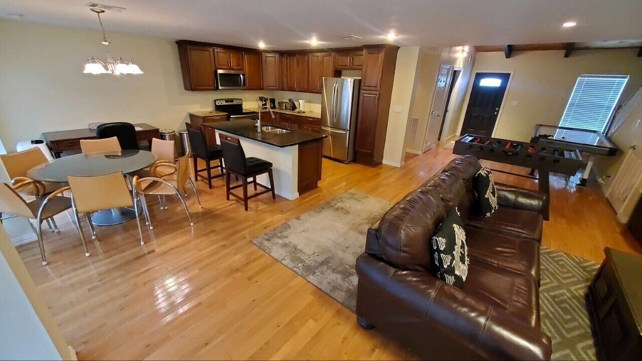 "Twin Pines”-Lakefront House w/Boat House,Kayaks,Pdlebrd,Canoe&Over Water Swings