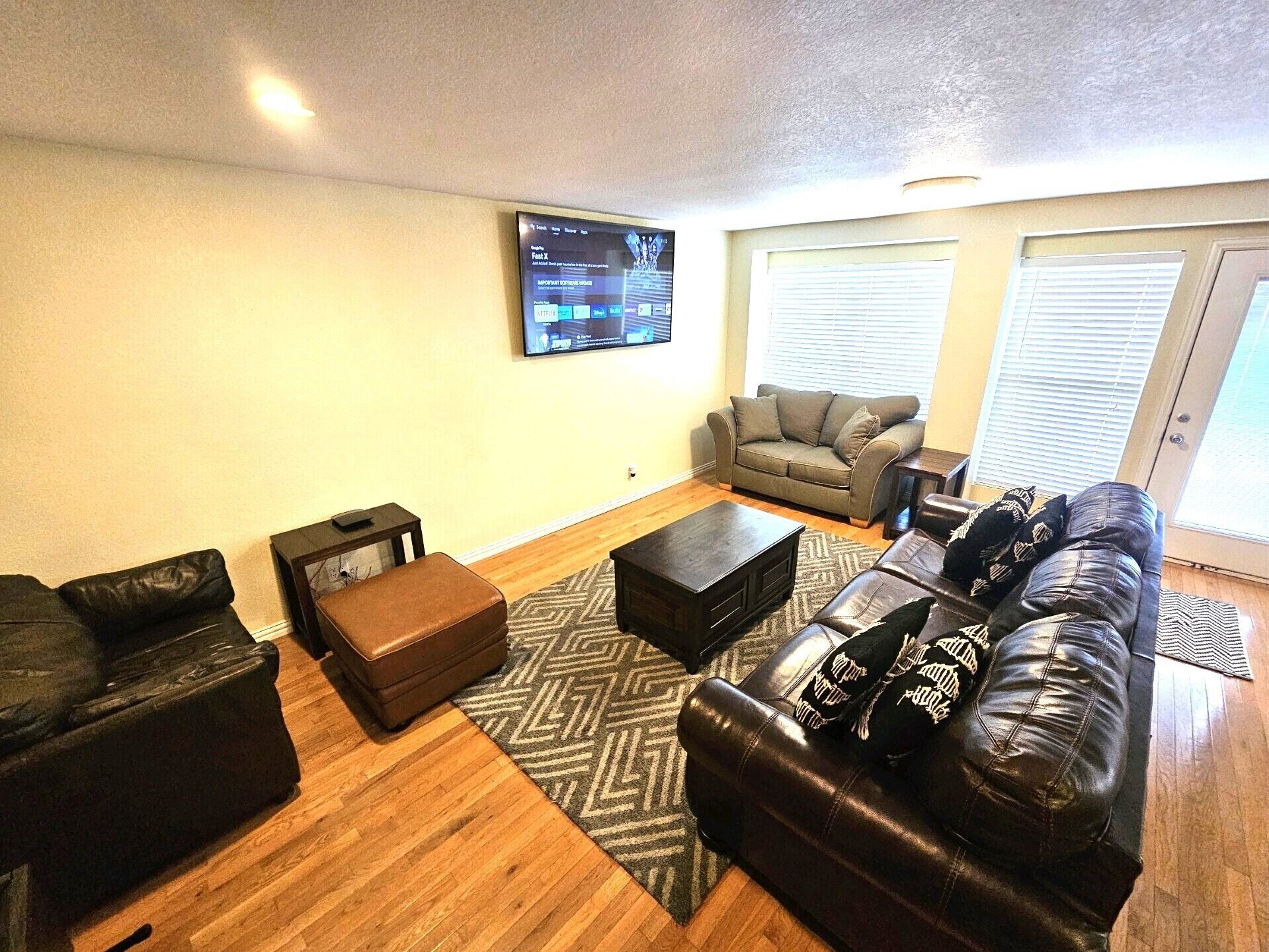 "Twin Pines”-Lakefront House w/Boat House,Kayaks,Pdlebrd,Canoe&Over Water Swings