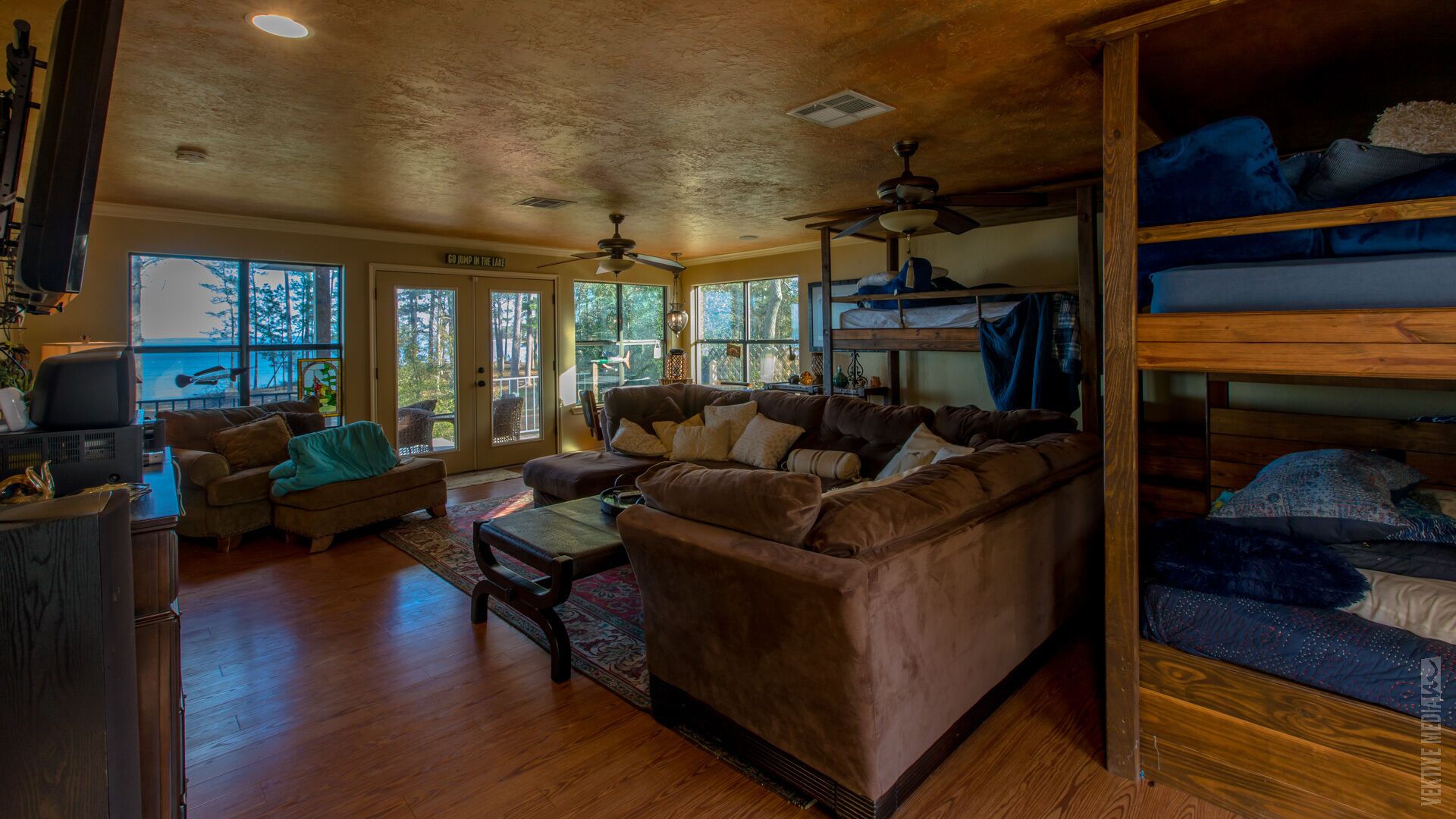 Luxury Lakefront Say Rayburn Reservoir Home