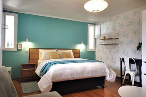 4 habitaciones, tabla de planchar con plancha, wifi y ropa de cama 