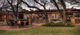 Rio de Arcadia - Two Riverside Homes, Pool & Hot Tub