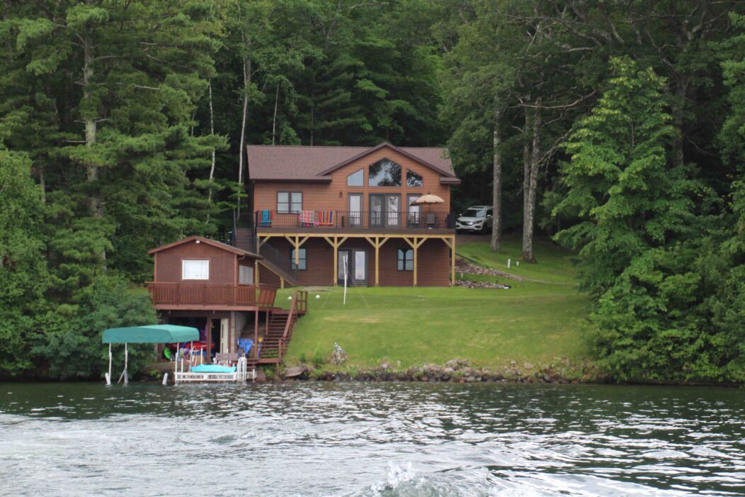 The Eternal Flame: Newer Cabin with Bunkhouse, Large Yard, Campfire, & Dock