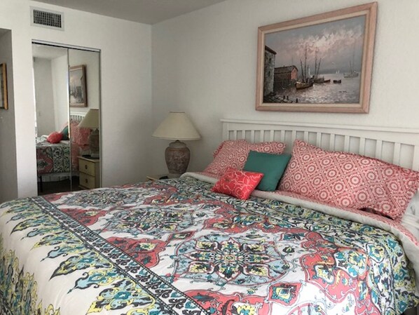 2 chambres, fer et planche à repasser, Wi-Fi gratuit, draps fournis
