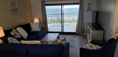 Like Brand New 4 Bed 2.5 Bath Oceanfront Pools, Hot Tubs, Ocean/Sound Views WIFI