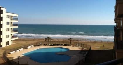 Like Brand New 4 Bed 2.5 Bath Oceanfront Pools, Hot Tubs, Ocean/Sound Views WIFI