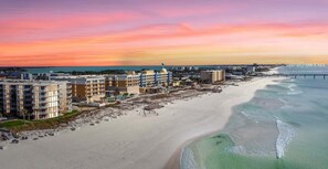 On the beach - Waterscape C200 ~ Ground Floor 3BR ~ Easy Access to Waterpark (Fort Walton Beach)