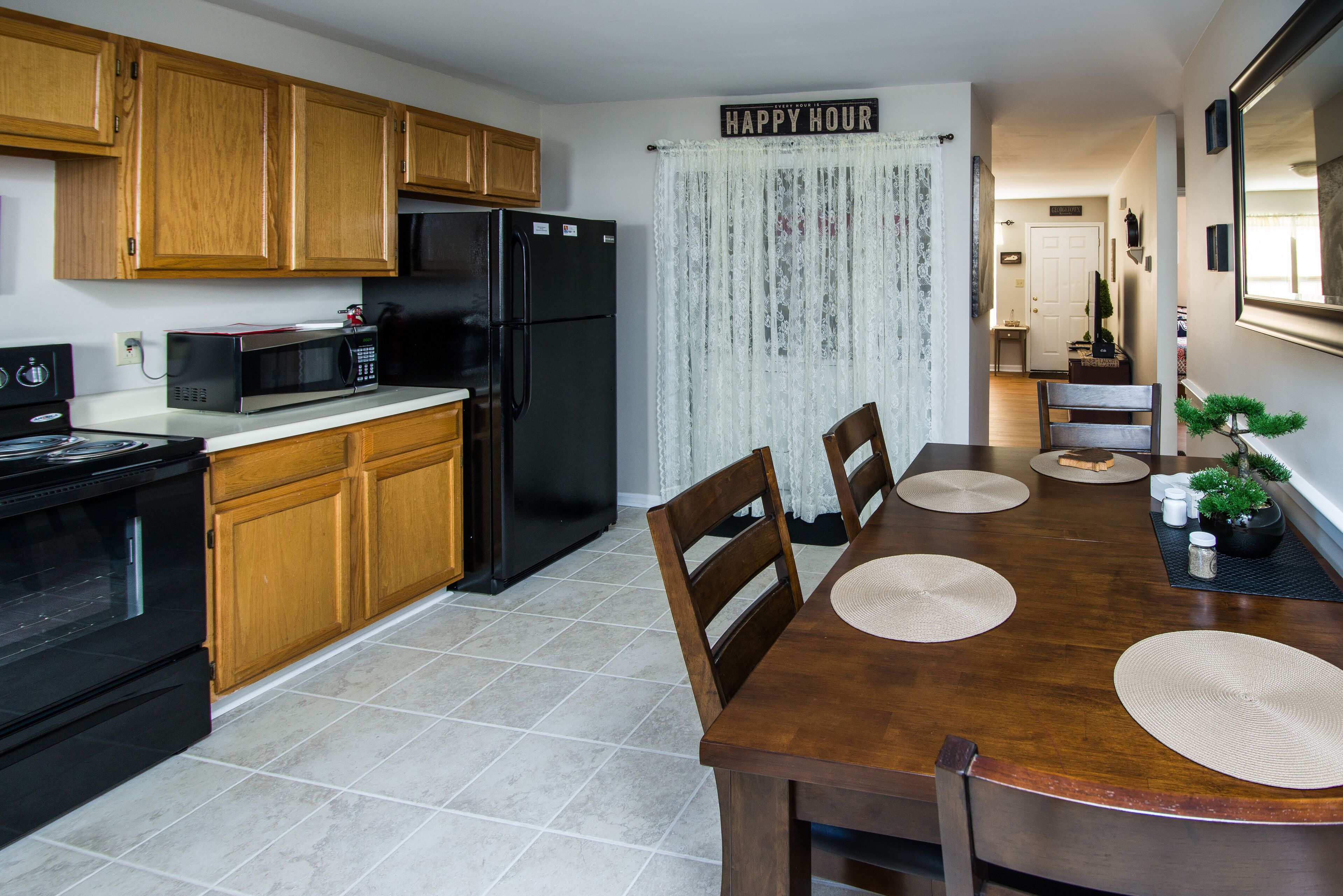 Spotless and Cozy Rental...just 6.5 miles from the Kentucky Horse Park.