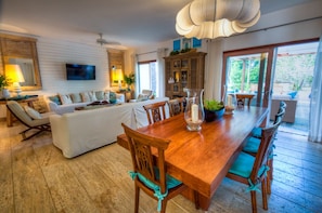 Dining - 3 Bedroom, 3.5 Bathroom, Beachfront Luxurious Private Townhouse, family-friendly (Las Terrenas)