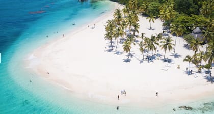 3 Schlafzimmer, 3. 5 Badezimmer, Beachfront Luxuriöses privates Stadthaus, familienfreundlich