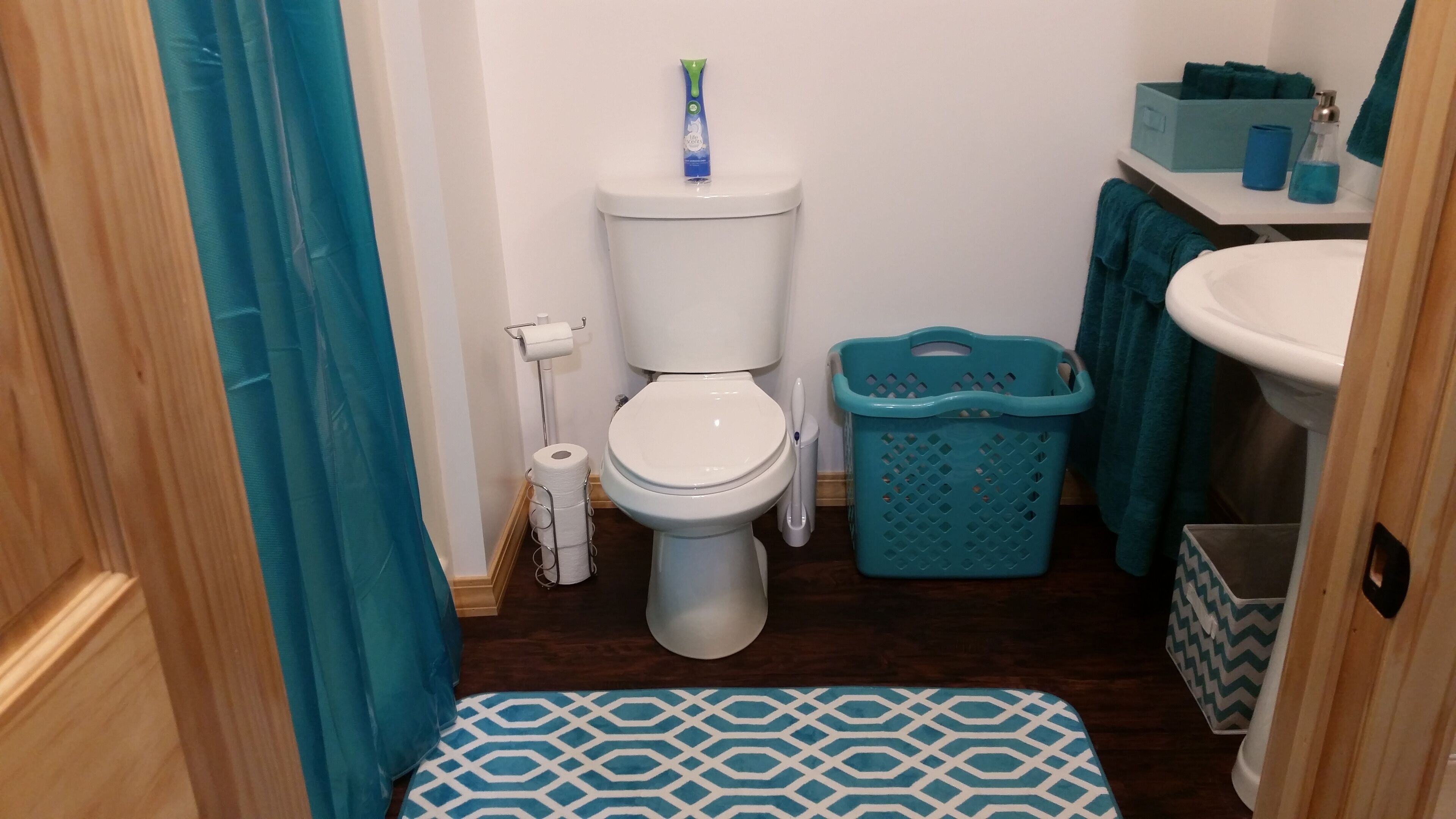 "BRAND NEW" SNOW VALLEY CHALET 1 MILE FROM HOLIDAY VALLEY