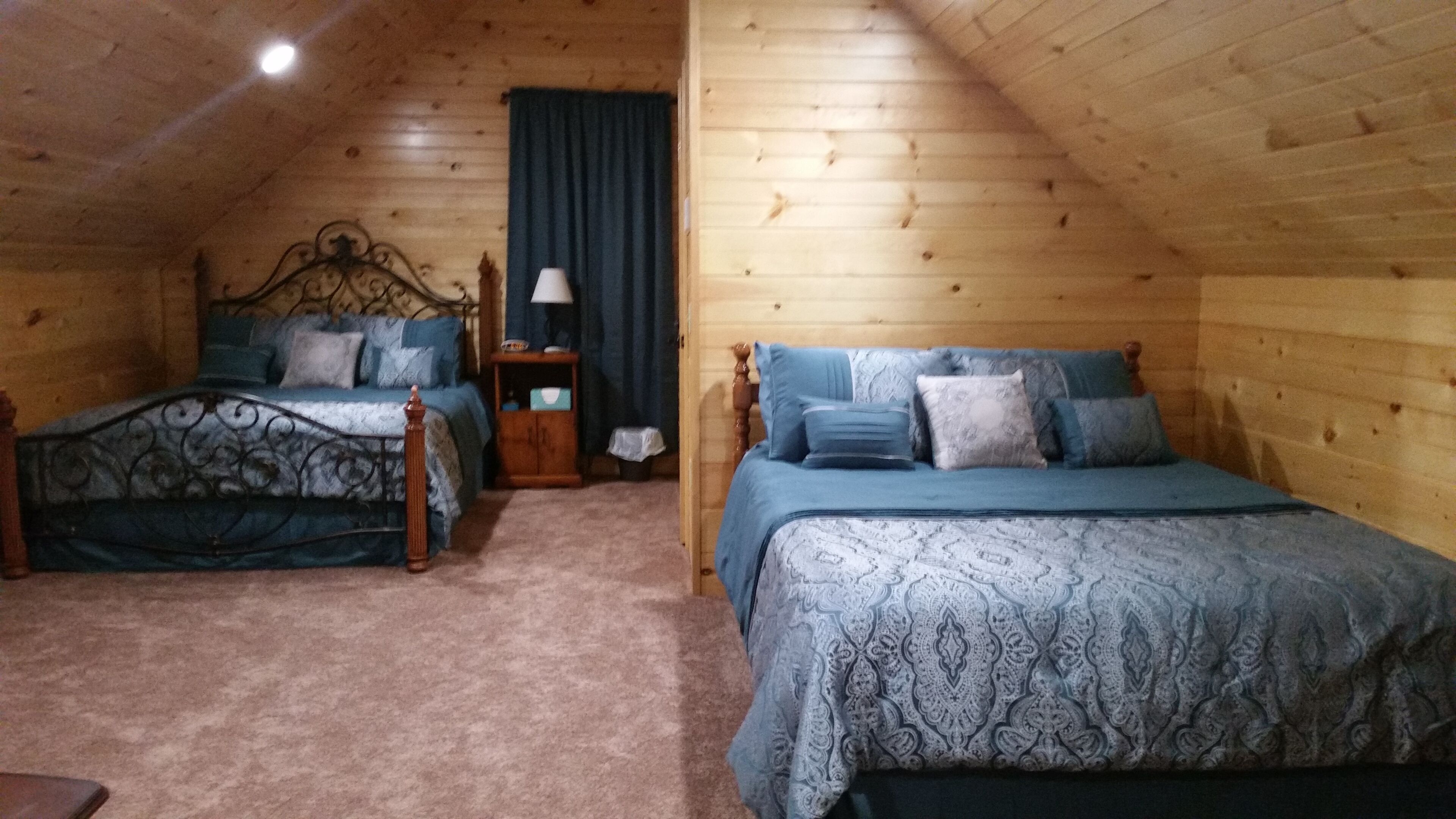 "BRAND NEW" SNOW VALLEY CHALET 1 MILE FROM HOLIDAY VALLEY