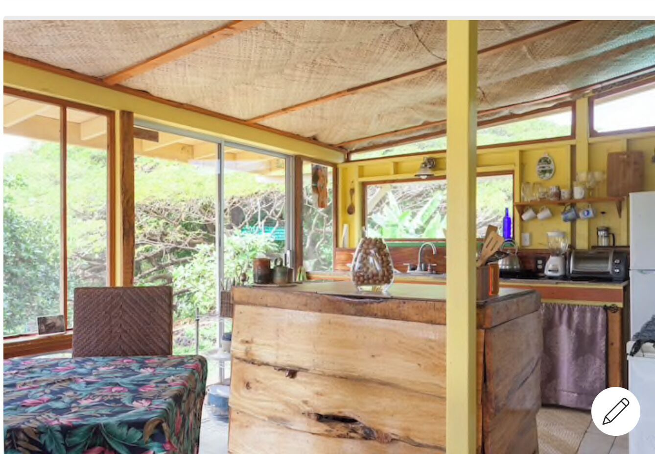 Refrigerador, horno, parrilla de estufa y tetera eléctrica 