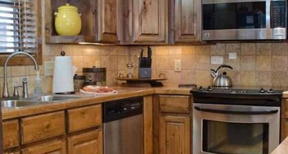 River Otter Grande on the Lower Mountain Fork River ~ Includes Kayaks!