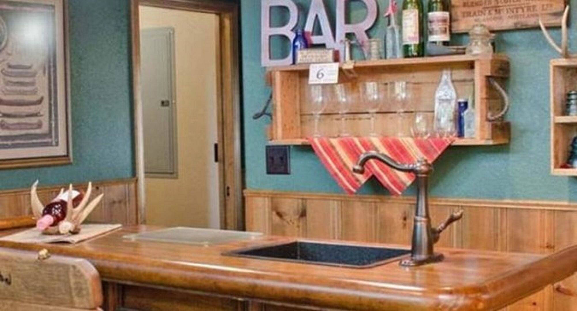 River Otter Grande on the Lower Mountain Fork River ~ Includes Kayaks!  