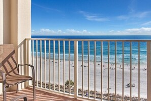 Property grounds - Majestic Sun 0609A - Updated, Professionally Decorated! 50% off Golf all year (Miramar Beach)