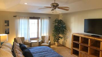 4 Schlafzimmer, Schreibtisch, Bügeleisen/Bügelbrett, kostenloses WLAN