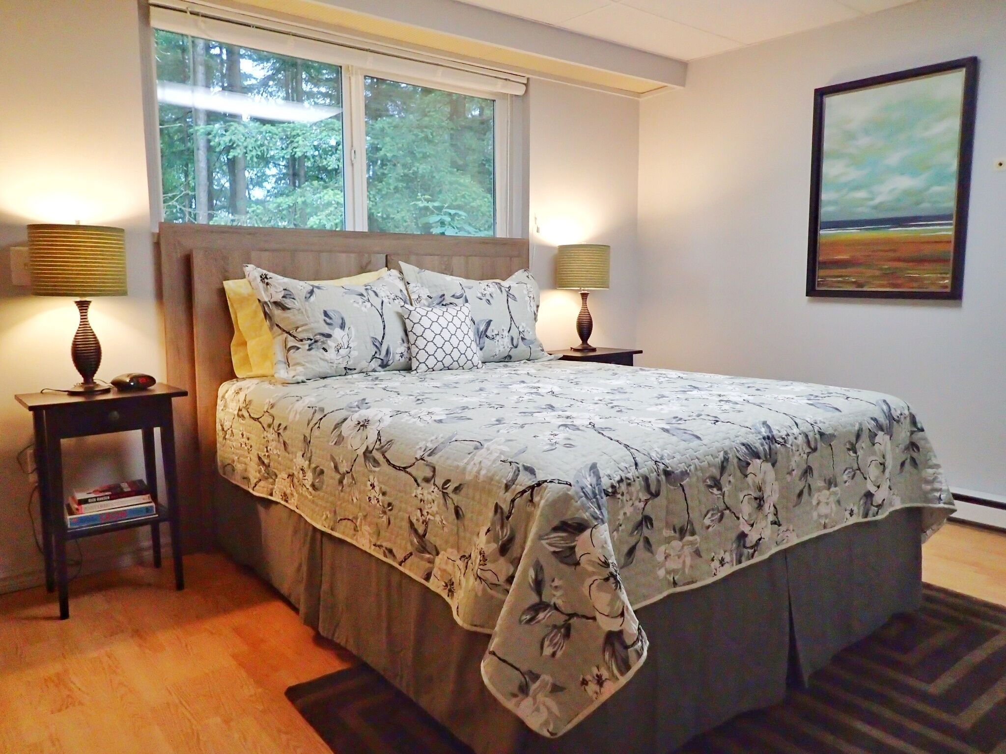 COUNTRY WOODS BUNGALOW - Walk to Winery +Berry Farm - Fort Langley