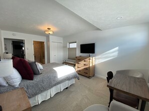 3 chambres, fer et planche à repasser, Wi-Fi gratuit, draps fournis