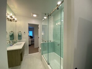 Ensemble douche/baignoire, baignoire à jets