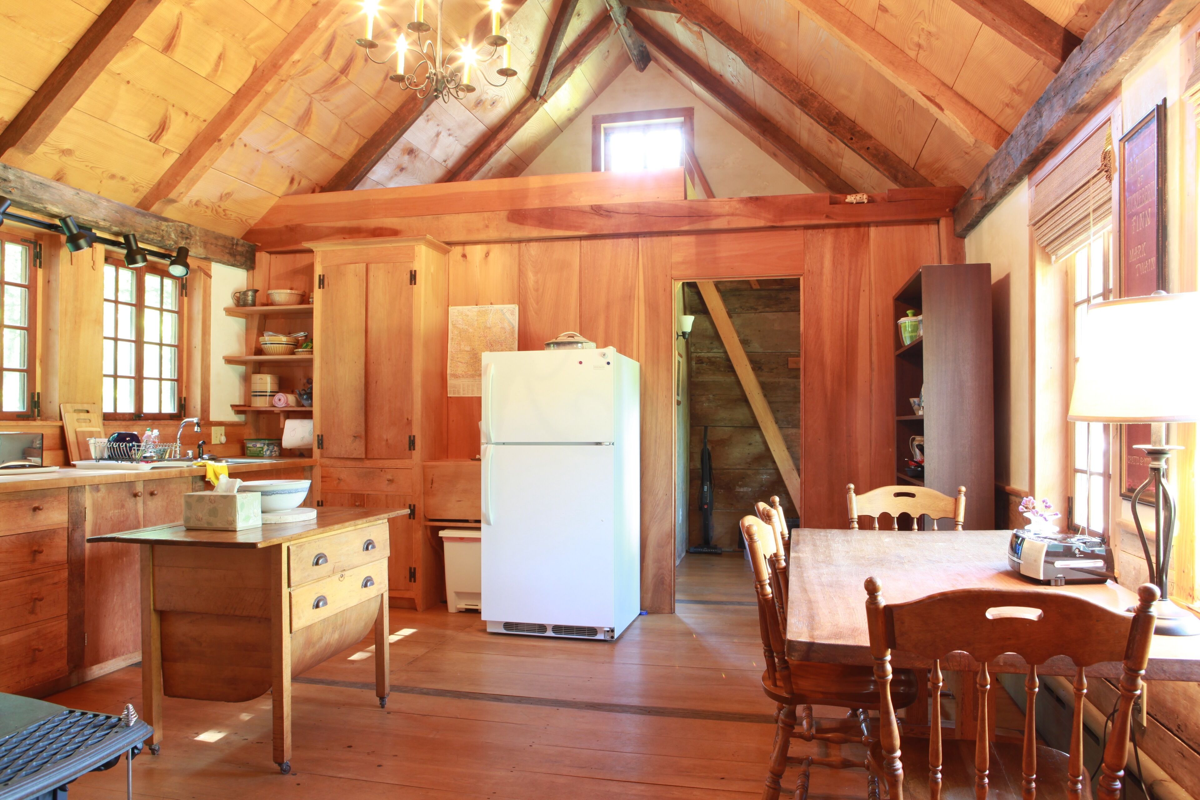 Charming Rural Cottage in the Heart of the Scenic Mohawk Trail