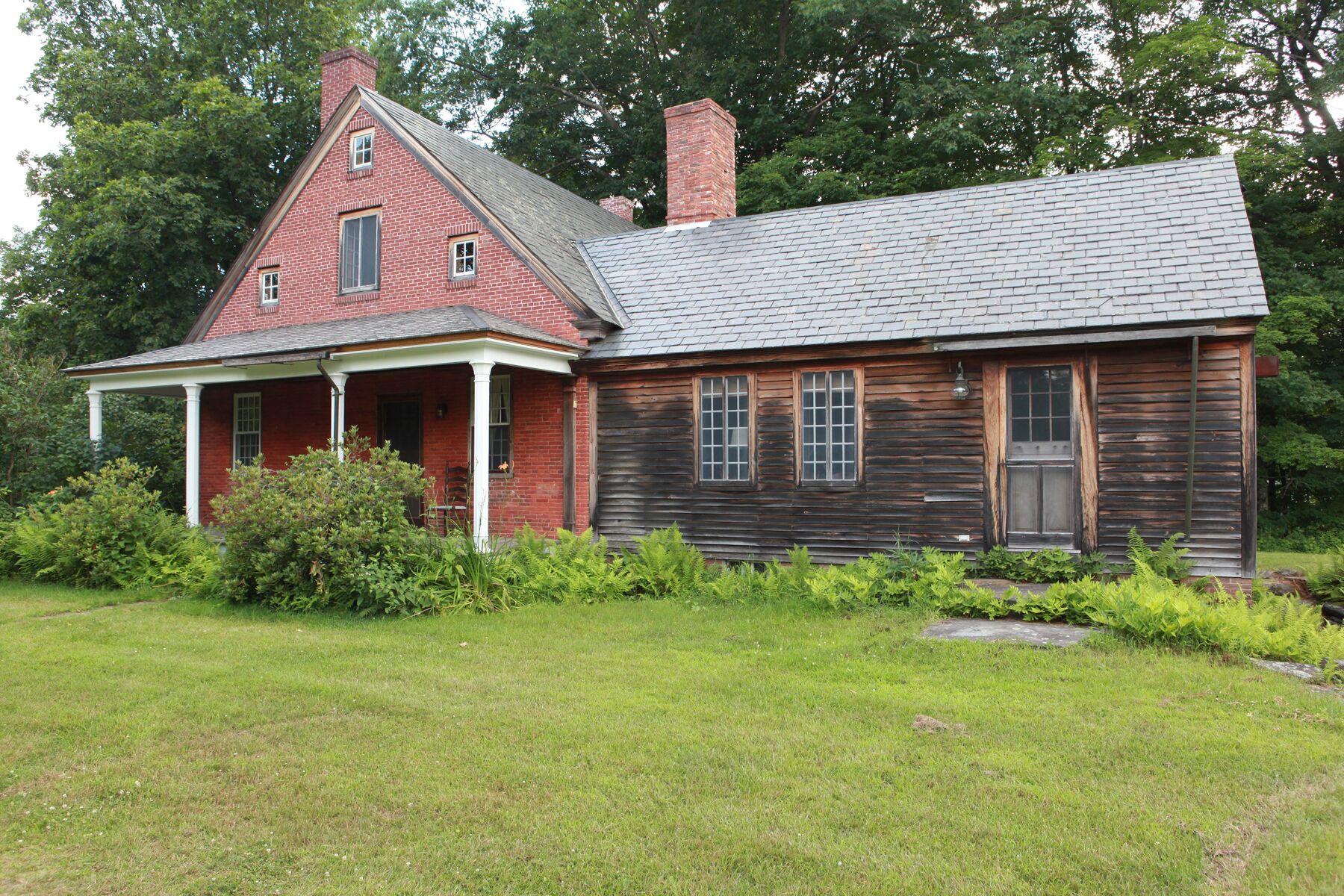 Charming Rural Cottage in the Heart of the Scenic Mohawk Trail