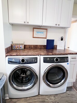 Interior - Oceanfront 270° View-North Beach Bird Sanctuary-Top Floor-Corner Unit (Tybee Island)