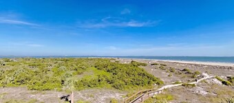 270° Oceanfront View | Top Floor Corner Oasis | 3 Pools