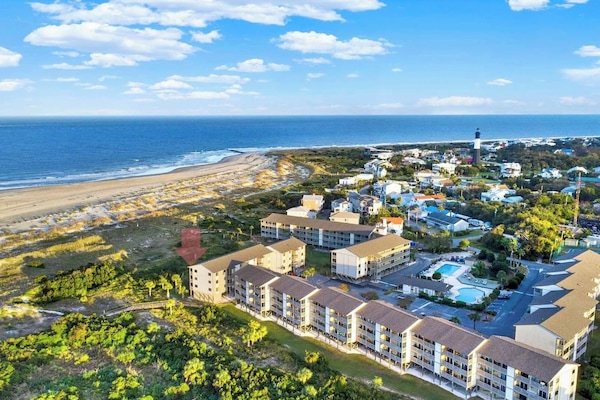 Perched on the top floor at the point, this beachfront corner unit offers an exclusive, unobstructed panorama with over 270 degrees of stunning ocean and coastline views. Enjoy being fully immersed in the beauty of the Atlantic from your balcony.