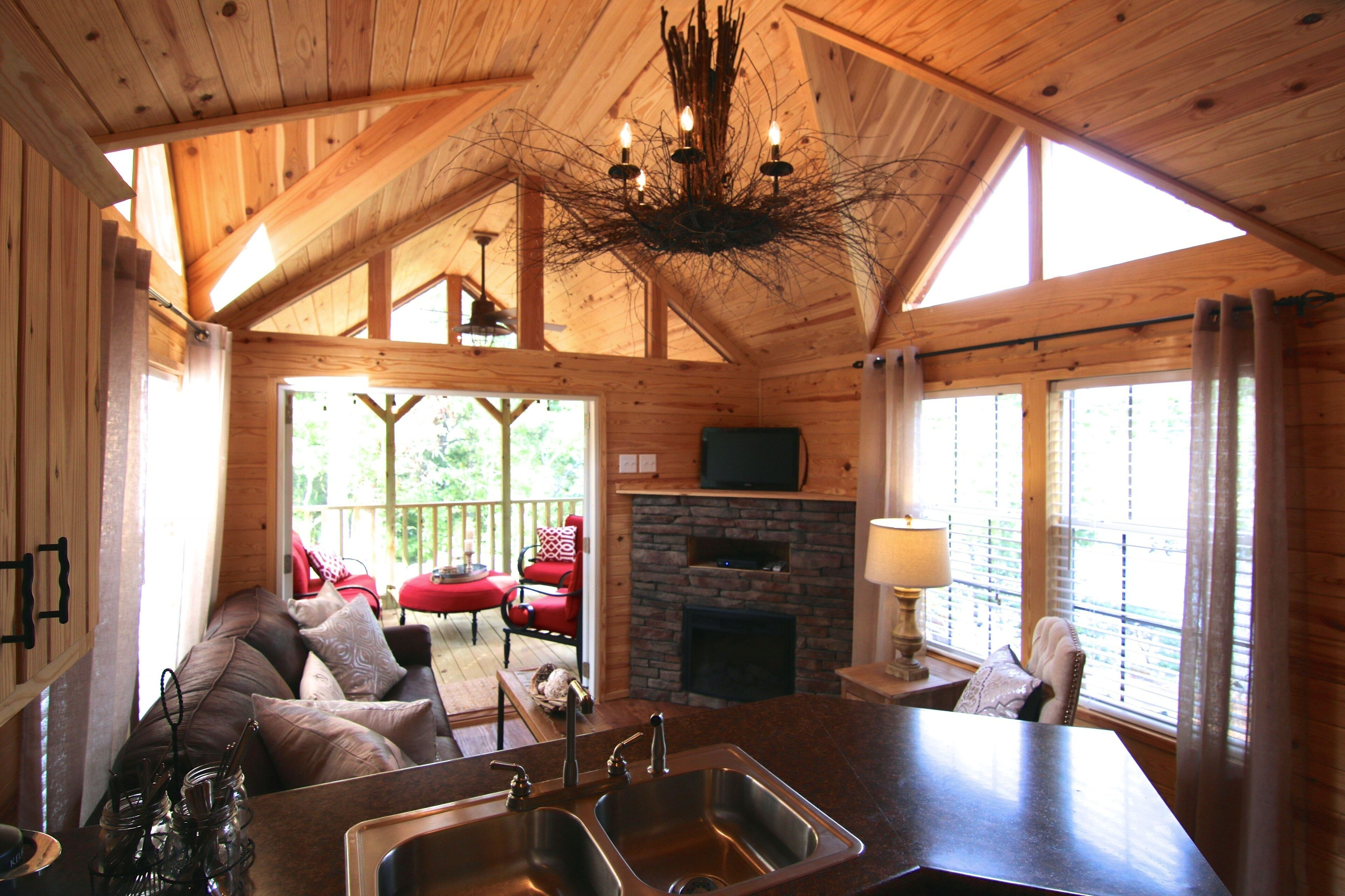 REEL SIMPLE MAIN CHANNEL deep water! Great Couple or family get away!