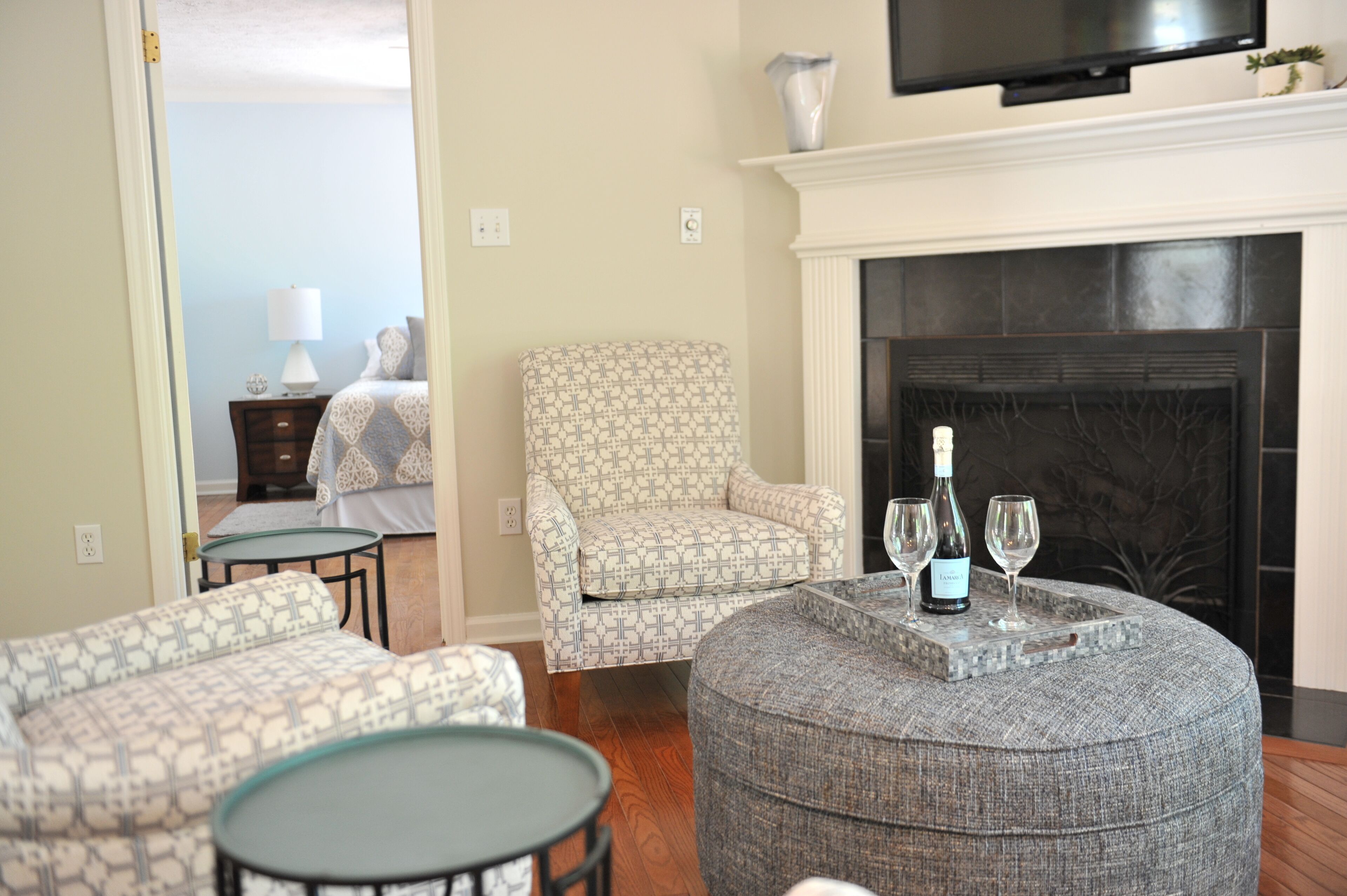 Peaceful Waterfront Retreat!!!