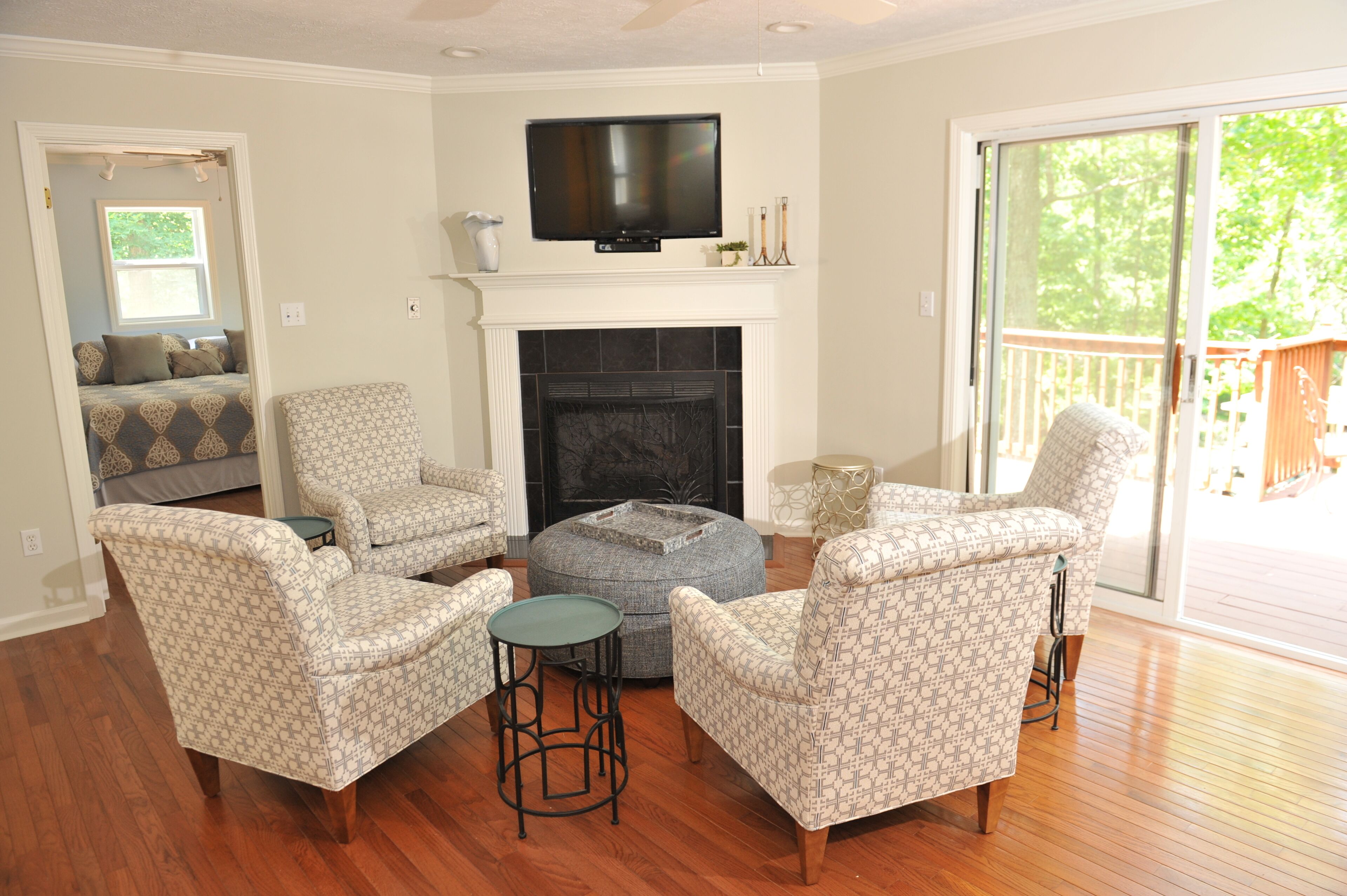 Peaceful Waterfront Retreat!!!