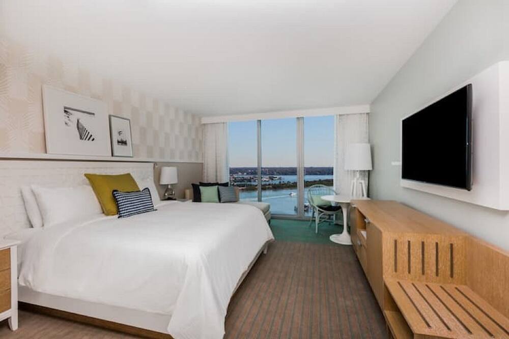Welcome to one of Florida’s best-kept secrets — Clearwater Beach. Nestled along the gorgeous Gulf Coast, but close enough to enjoy the many sights in nearby Tampa, this beachy town is the perfect oceanside getaway. Relax in your tropical retreat with all the comforts of home. Whether you love the sea breeze or the cool of the pool, Wyndham Clearwater Beach Resort is the place to enjoy the sunshine. After basking in the sun all day, come inside for a spa treatment at Pallavi Spa or “wine down” at one of the resort’s pool or lobby bars.<br><br> Beautiful Presidential condo in Clearwater, FL